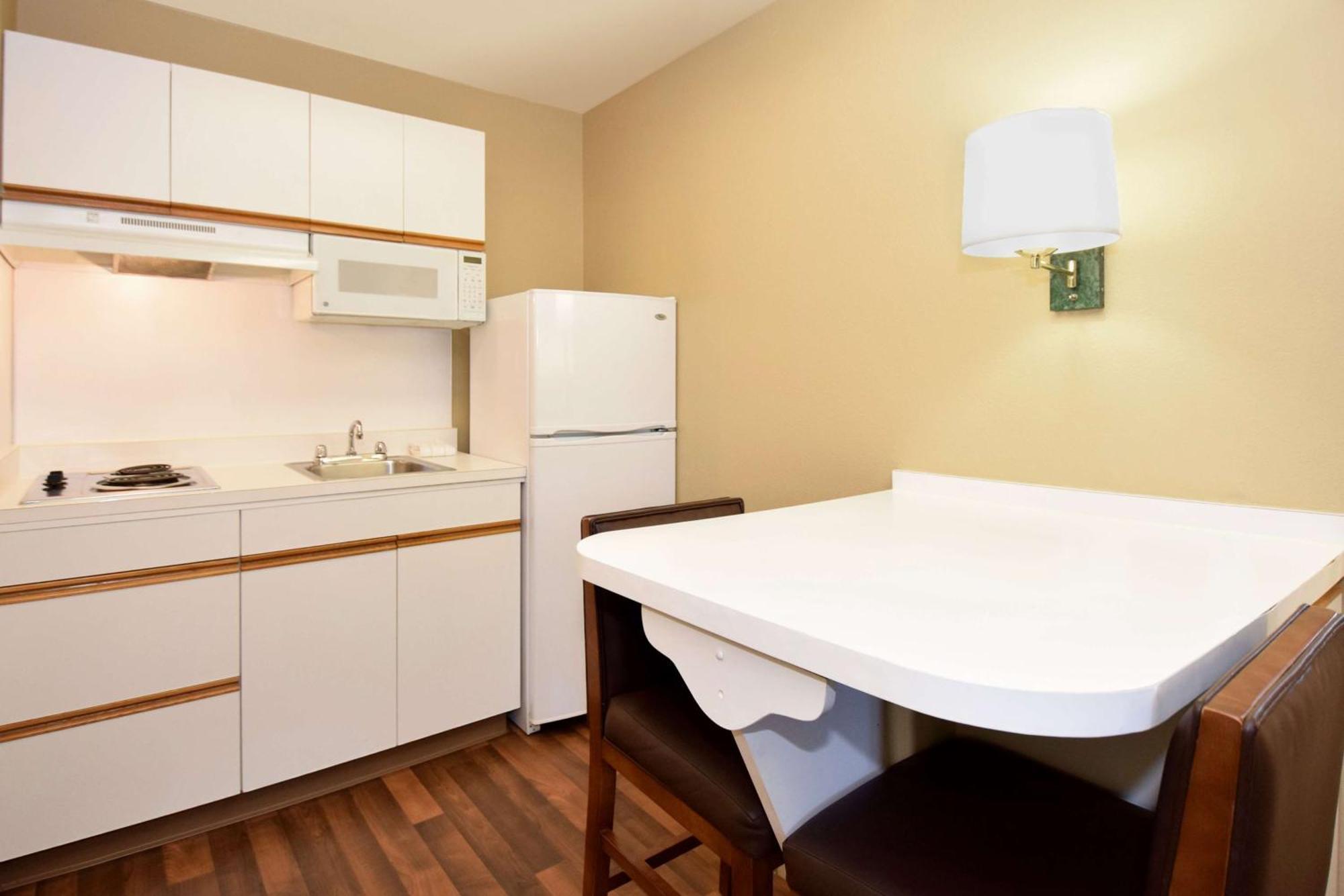 Extended Stay America Select Suites - Durham - University - Ivy Creek Blvd Exteriör bild